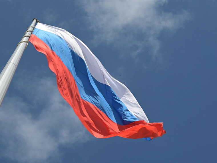 Еженедельная церемония поднятия государственного флага.